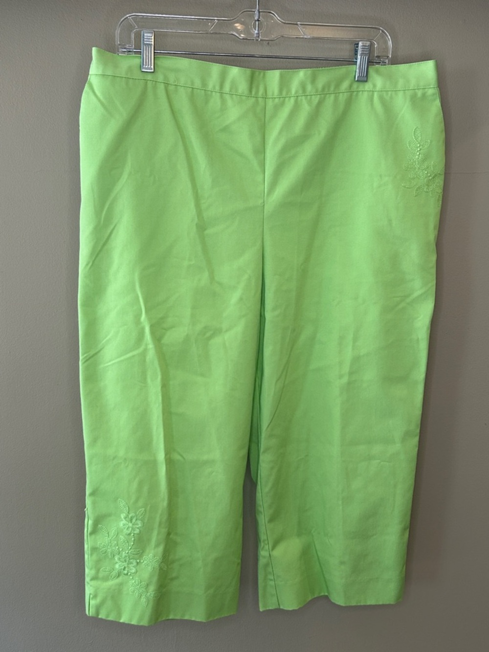 Alfred Dunner Neon Lime Capris